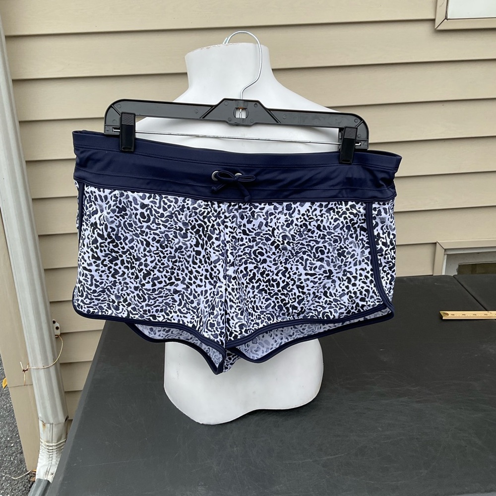 UPF 50+ Athleta Zimbabwe Kata Swim Short new sz large 2 back pockets Dolphin hem